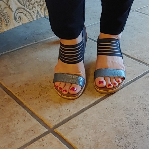 skechers relaxed step sandals